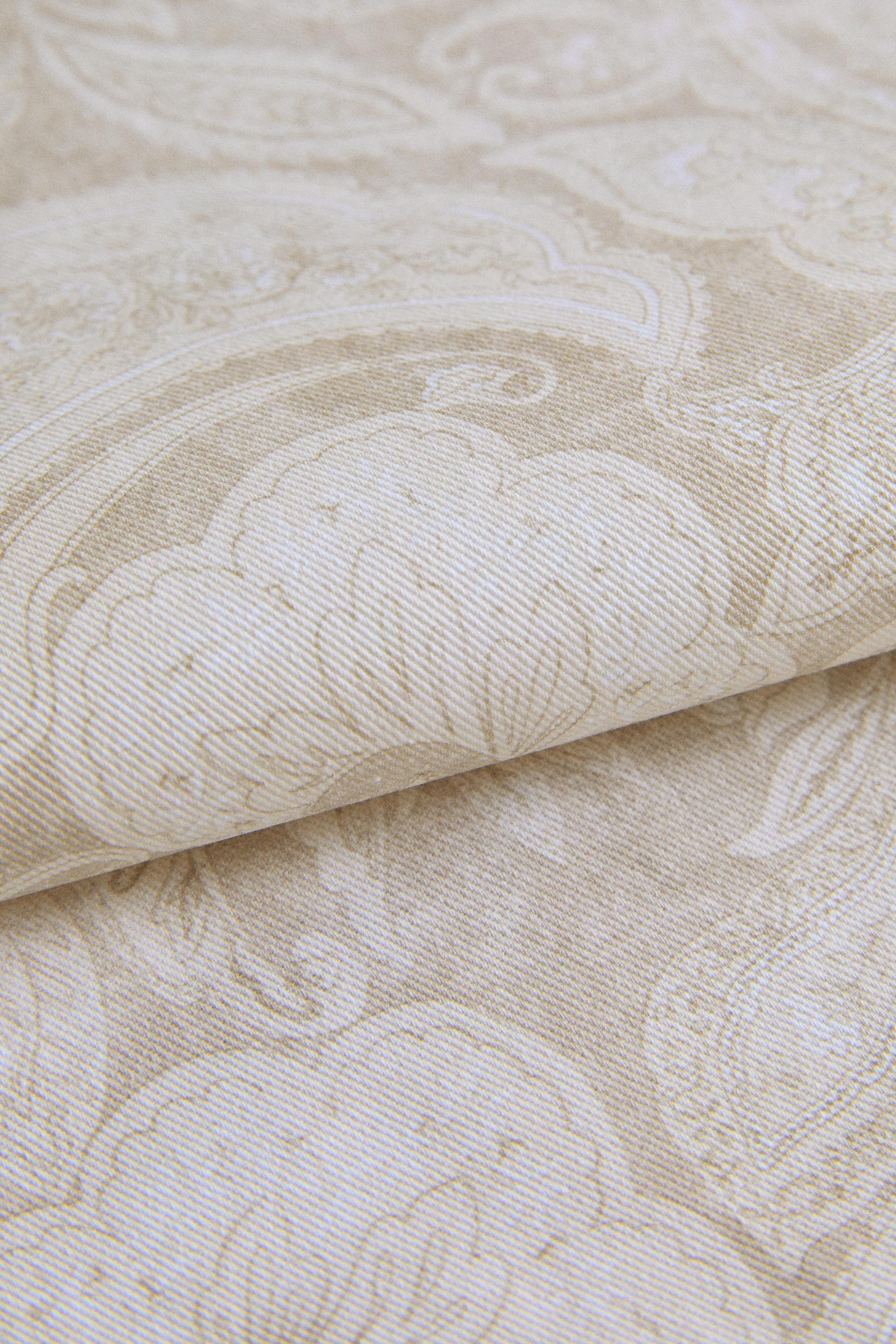 PAISLEY PRINT RESIN TABLE RUNNER